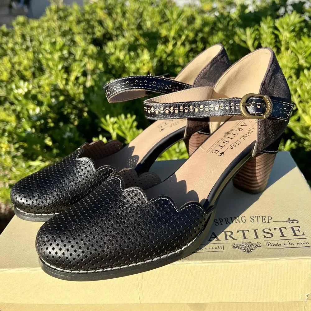 L’Artiste Spring Step Parchelle Black Perforated Mary Jane Heels Size 7.5-8 NEW - Picture 1 of 8
